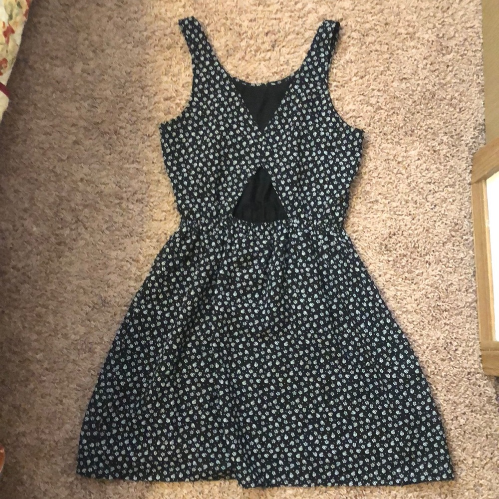 Divided cutout skater dress 4 H&M